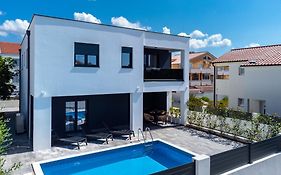 House With Pool Villa Angelo Vrsi
